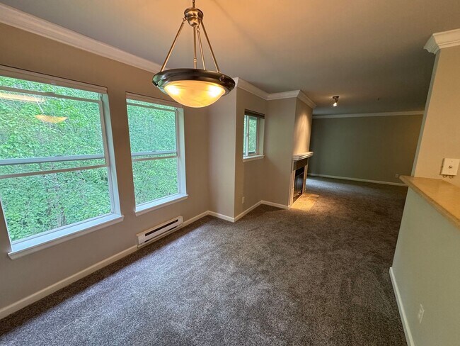 Foto del edificio - Spacious Condo in Federal Way w/ Garage