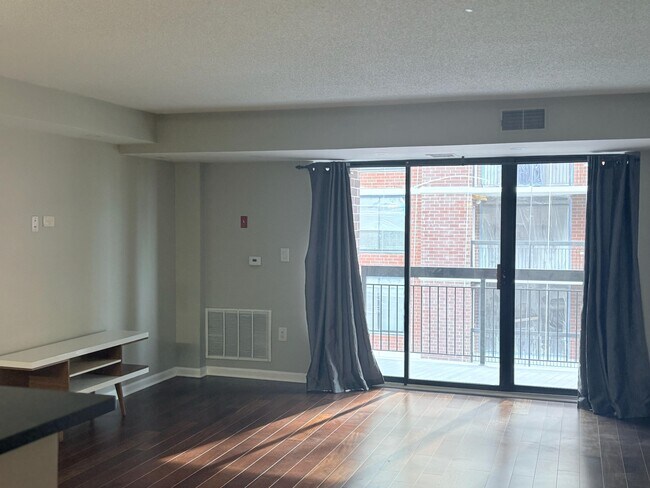 Foto del edificio - 700 1st St