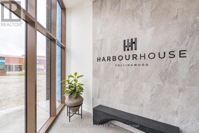 Building Photo - 31 Huron St