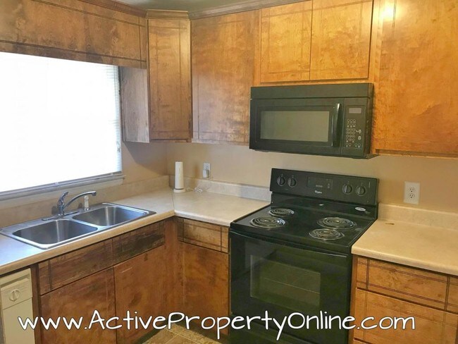 Foto del edificio - 3117 Somerset Dr