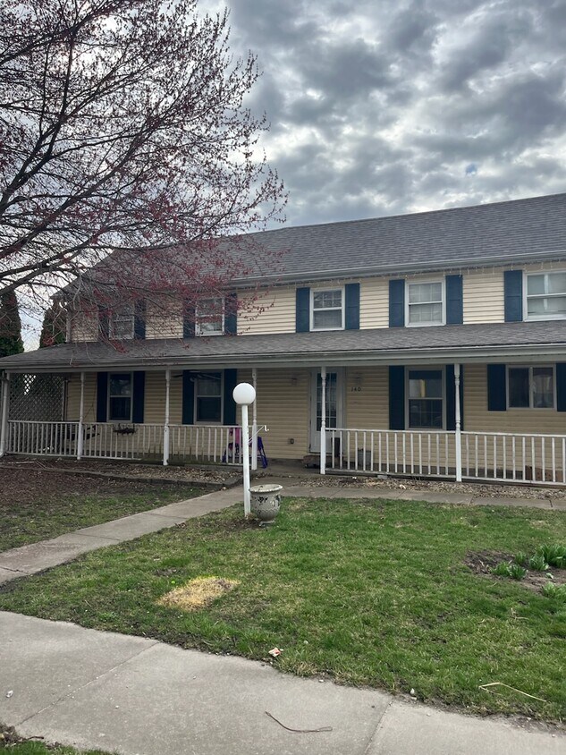 Primary Photo - 140 E Ellis St
