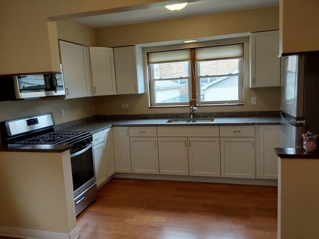 Building Photo - 5622 S Merrimac Ave