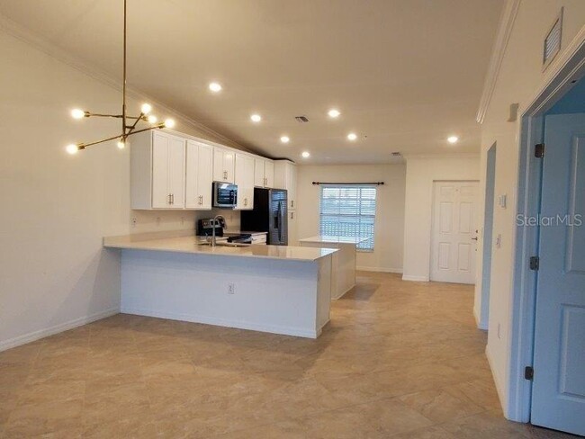 Building Photo - 14184 Heritage Landing Blvd