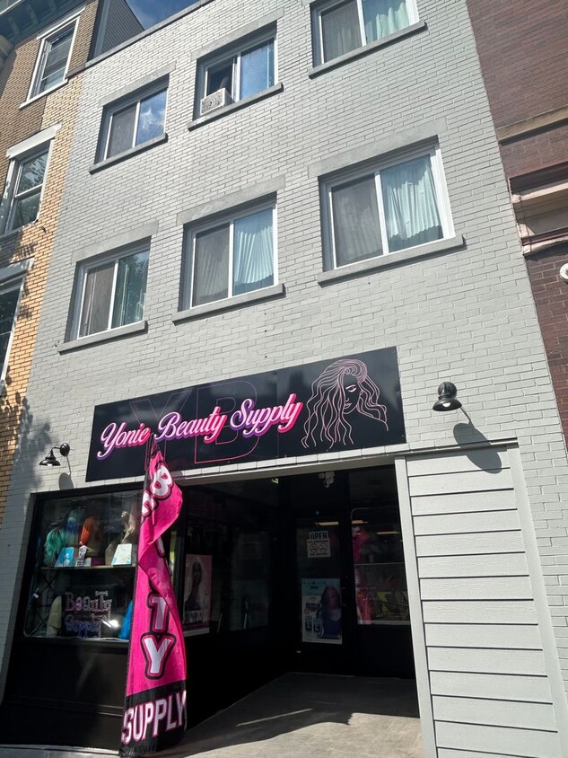 Primary Photo - 140 N. 7th Street