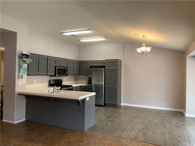 Building Photo - 10016 Roehampton Ave