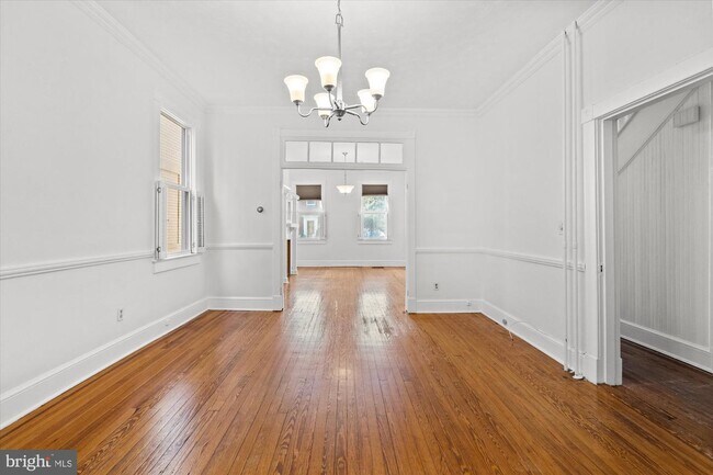 Building Photo - 629 N Columbus St
