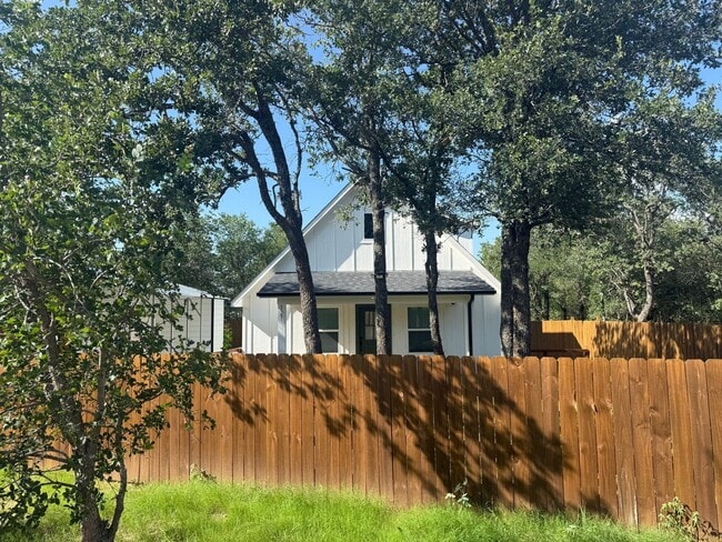 Building Photo - 138 Greenbriar Ct
