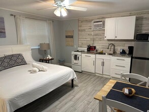 Building Photo - 1258 Beach Rd