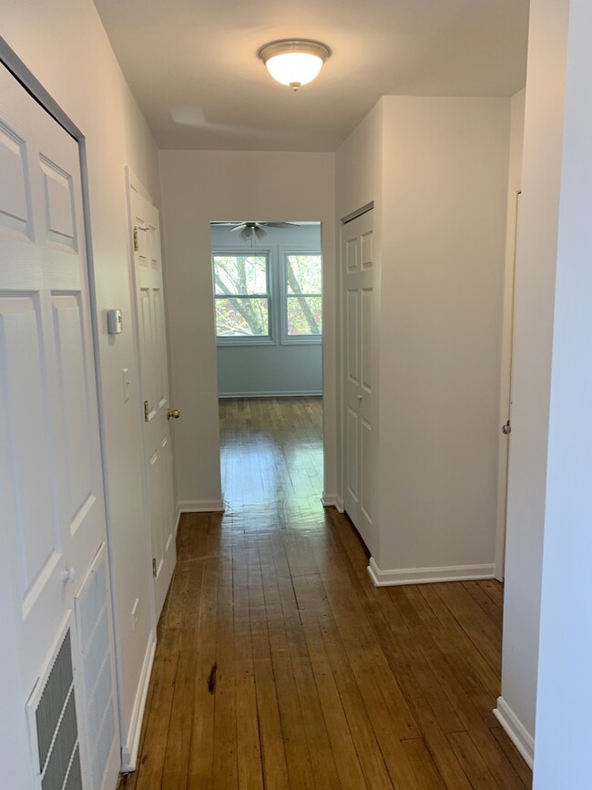 Foto del edificio - 3137 N Hoyne Ave