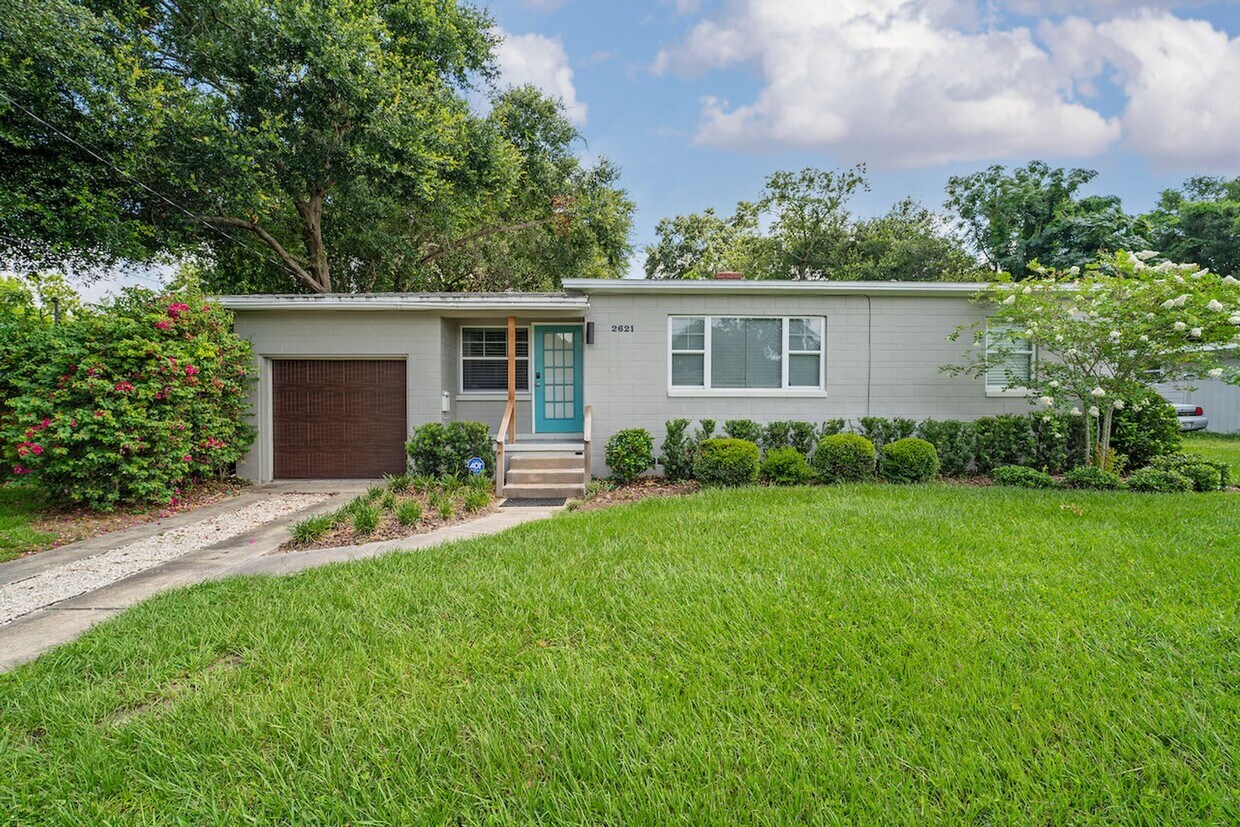Charming and Updated 2/2 Home in Colonial ... - Charming and Updated 2/2 Home in Colonial ...