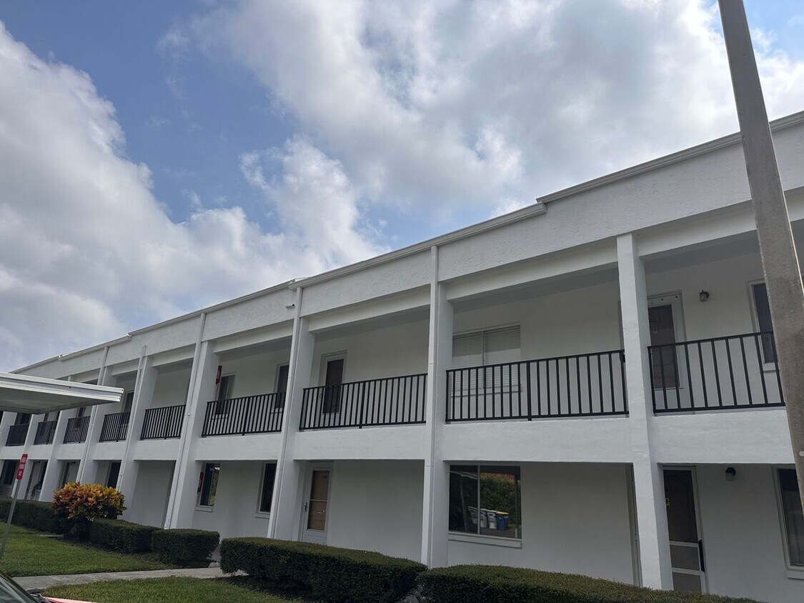 Foto principal - AVAILABLE NOW! 55+ Community at Marilyn Pi...
