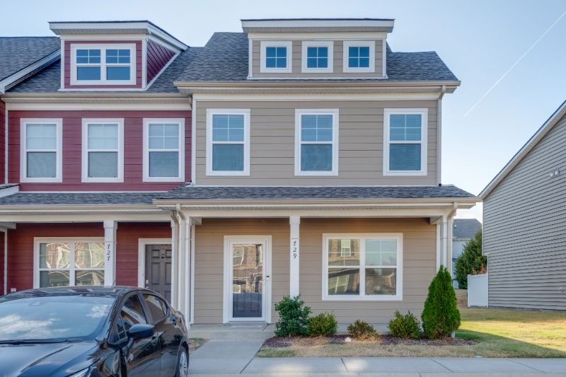 Photo - 729 Bradburn Village Way