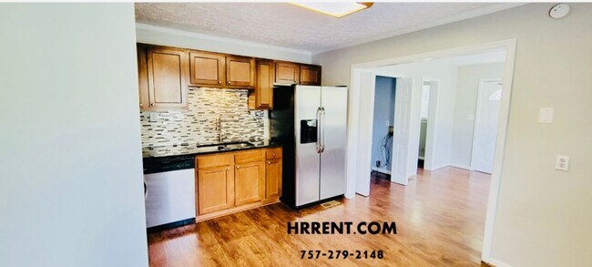 Foto del edificio - Cute Renovated 3 Bedroom 1 Bath home in Hampton VA