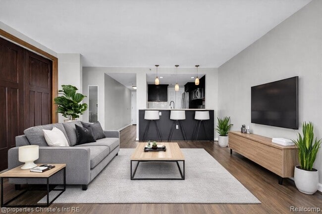 Building Photo - 250 E Harbortown Dr