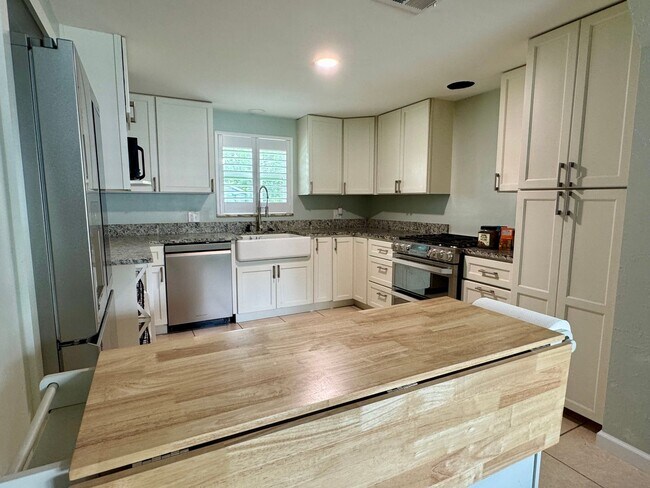 Foto del edificio - REMODELED Eustis 2/2 with NO HOA!
