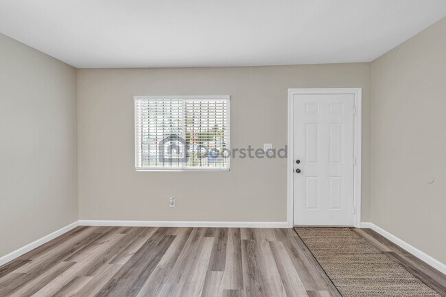 Foto del edificio - 8938 Orchard Ave