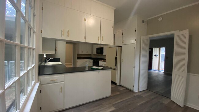 Foto del edificio - 421 10th St S
