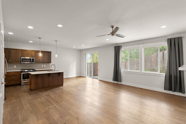 Foto del edificio - Beautiful 4 Bedroom, 2.5 Bath Home for Rent in Annand Heights, Tigard, OR