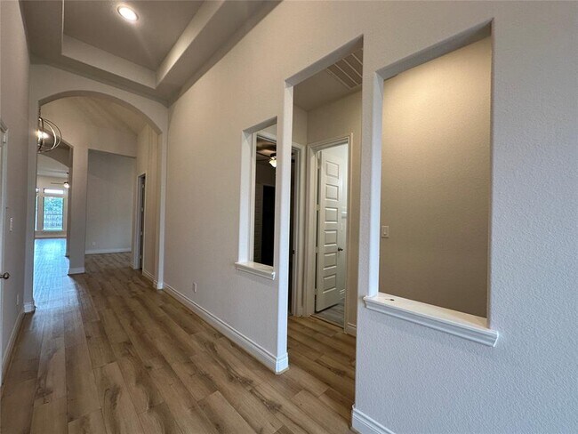 Foto del edificio - 23730 McNabb Spur Ln