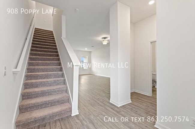 Foto del edificio - 908 Poppy Ln