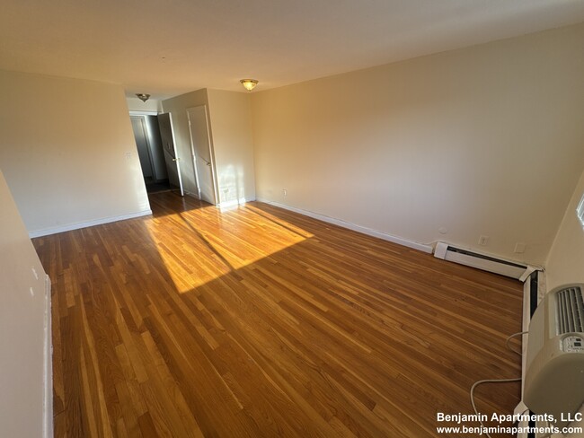 Foto del edificio - 112 Dustin St