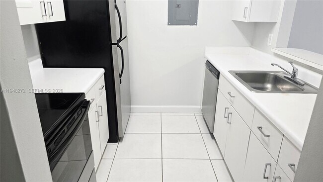 Foto del edificio - 2150 SW 16th Ave