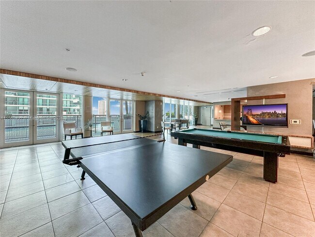 Building Photo - 60 Southwest 13th Street Apt #2100, Miami,...