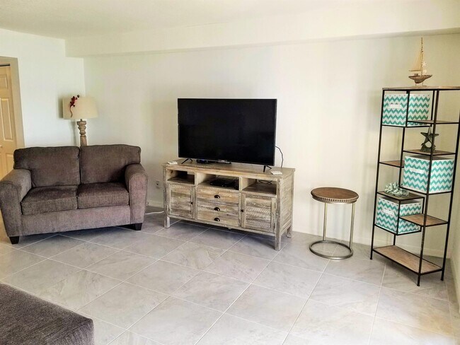 Foto del edificio - 169 Pompano Dr SE