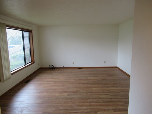 Foto del edificio - Large Three Bedroom in South Salem!