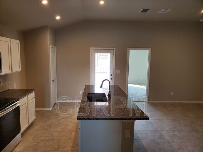 Foto del edificio - 13316 Avenue V