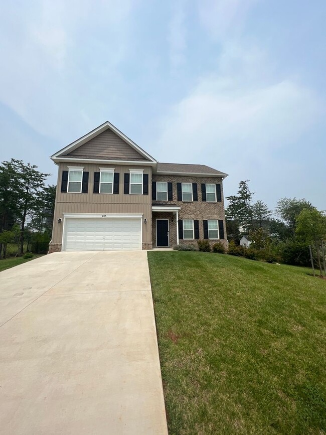 4 Bedroom Home in Campbell County - 4 Bedroom Home in Campbell County