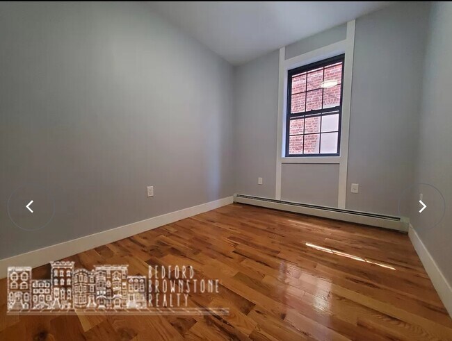Foto del edificio - 640 Elton St