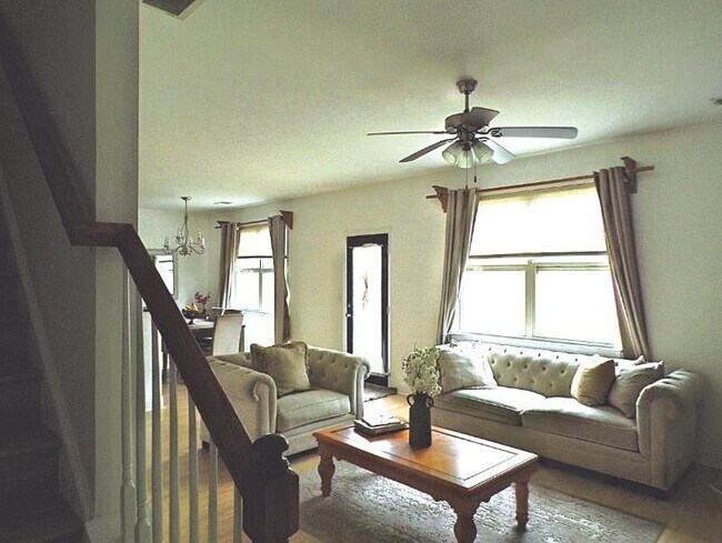 Building Photo - 3945 Pointe Vecchio Cir