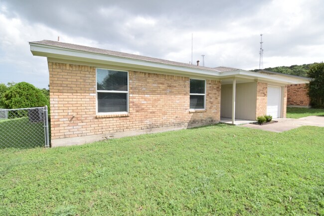 Foto del edificio - 910 Marilyn Dr