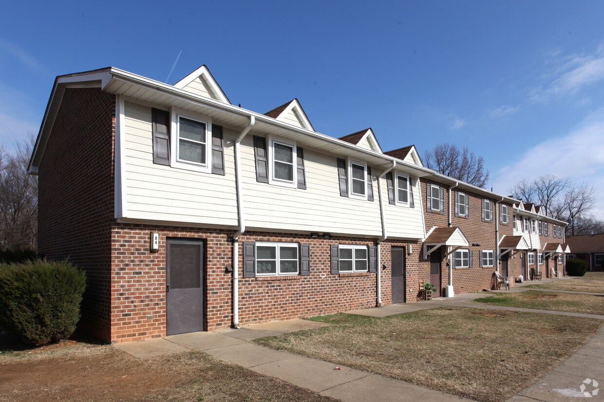 Primary Photo - 200 Grant St