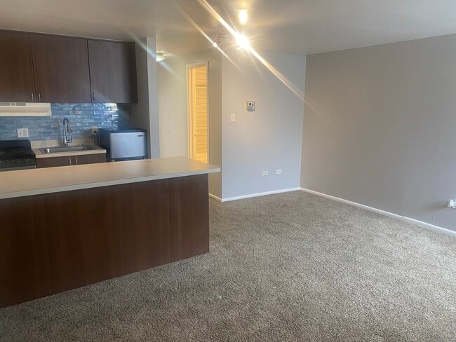Large Island to Kitchen - Vida Apartments