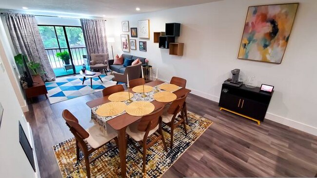 Foto del edificio - 3214 Candle Ridge Dr