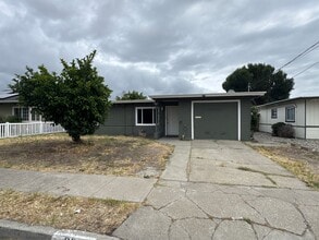 Building Photo - 22 Wightman Ct