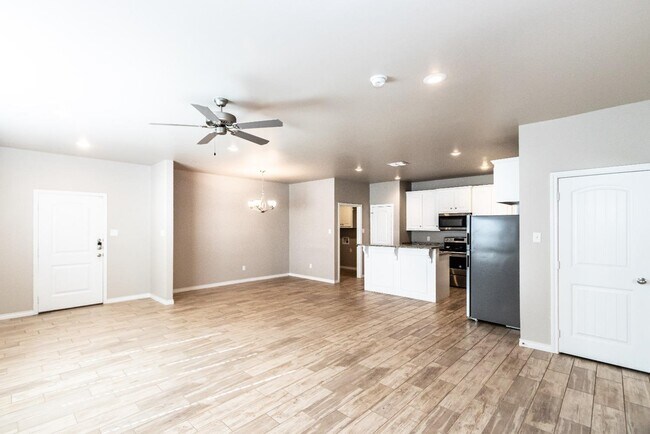 Building Photo - 9803 Uvalde Ave
