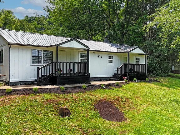 Building Photo - 502 Hayworth Dr