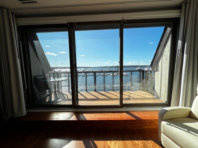 Building Photo - 13 The Quarter Deck