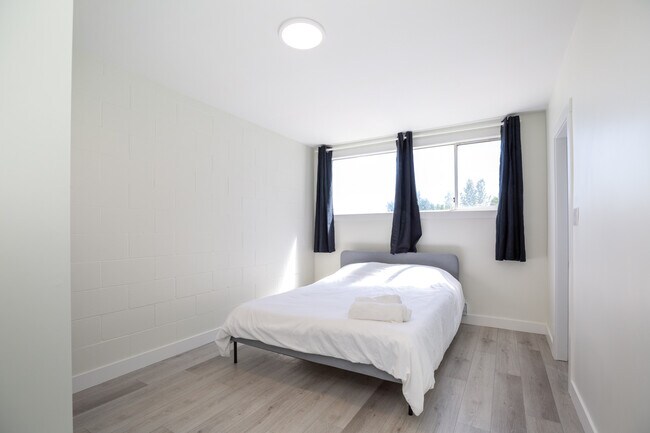 Building Photo - 11682-11224 Street - 1 St