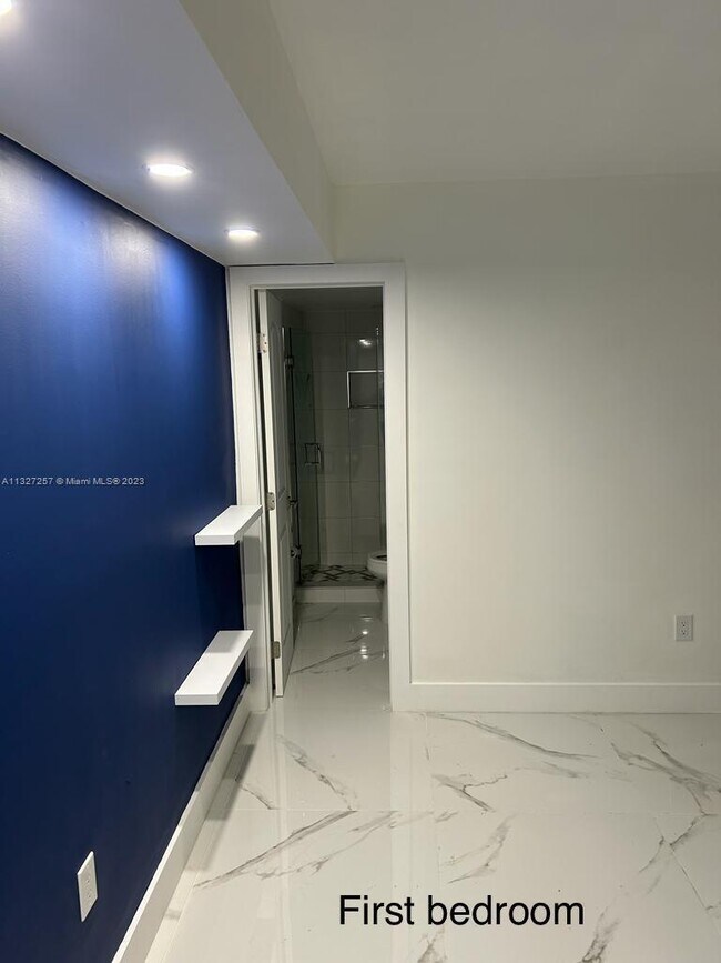 Foto del edificio - 230 NW 107th Ave