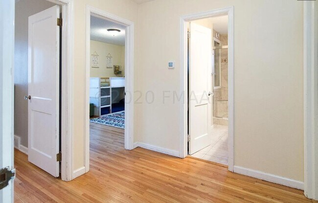 Building Photo - 3 bed in North Fargo!