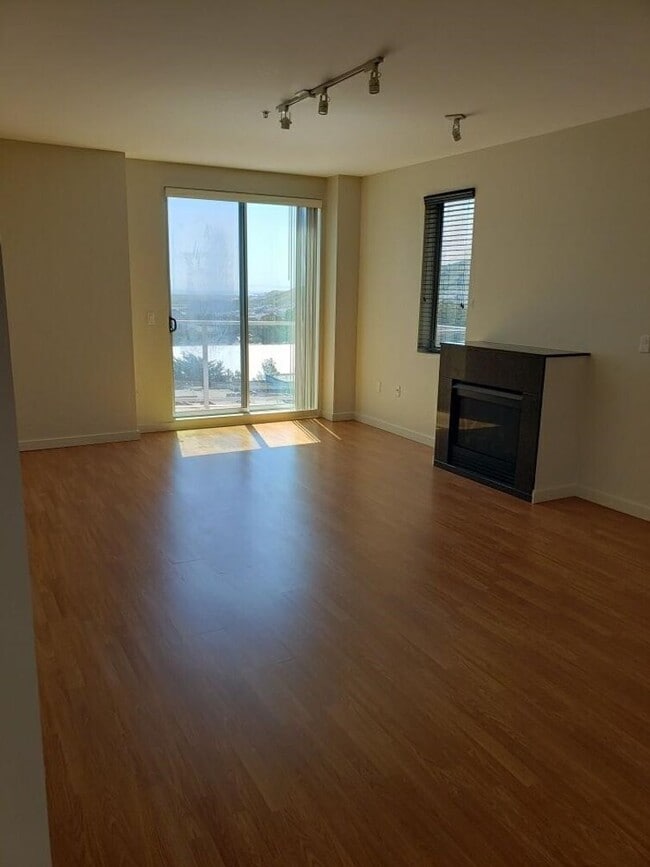 Interior Photo - Highpoint Terrace