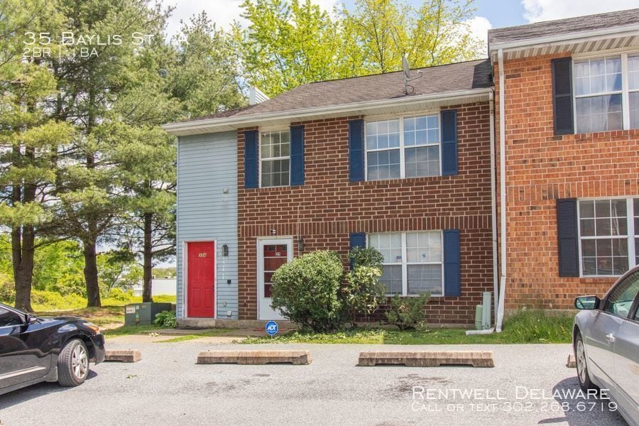 Primary Photo - Well-Maintained 2BR/1BA only $975!!