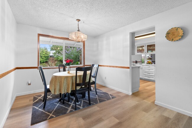Foto del edificio - 2545 NE Maple Ave
