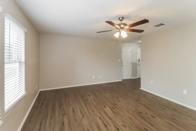 Building Photo - 510 Riverway Ln