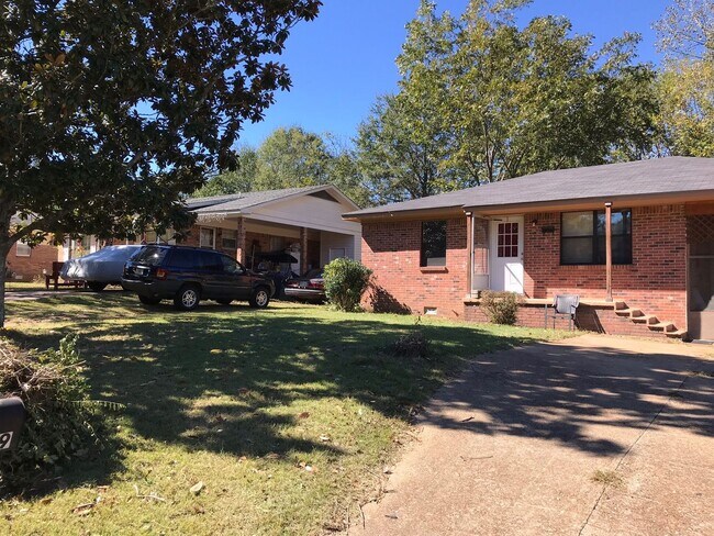 Foto del edificio - 719 MLK Jr Circle