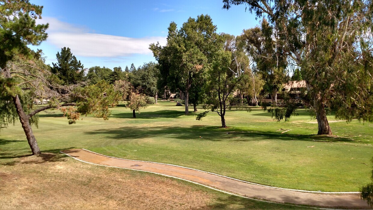 Golf Course View - 2417 Golf Links Cir